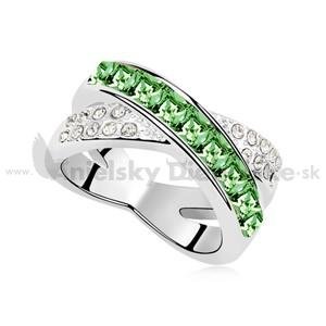 Swarovski prsteň - prekrižujúce sa zelené a číre kryštály