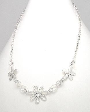 Strieborný náhrdelník-kvety