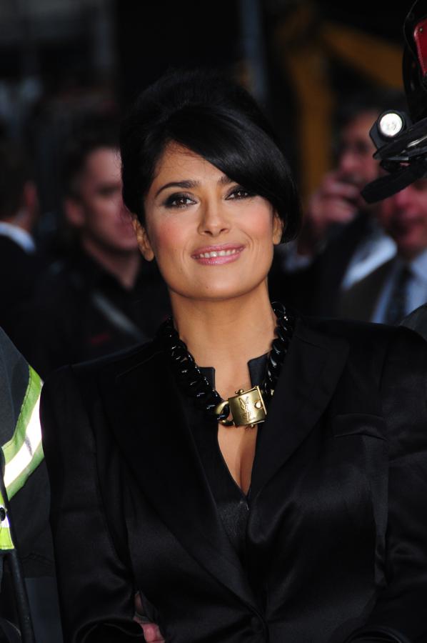 Salma Hayek chunky chain