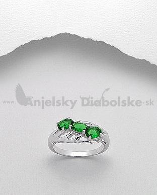 Strieborný prsteň - tri zelené CZ kryštály