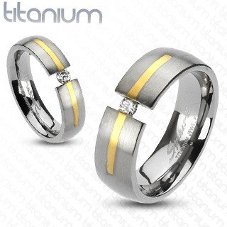 Titánový prsteň spojený zirkónom